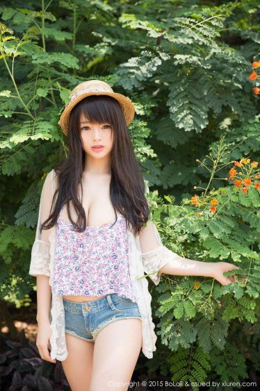 脱了在阳台趴着虐臀